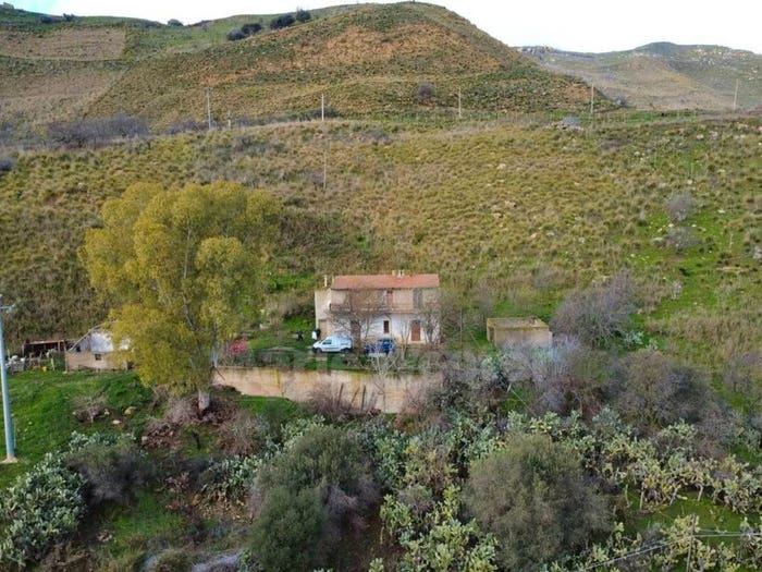 Casa con 6 locali in vendita in Contrada Caldarella No Number, Caccamo