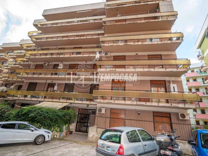 Appartamento trilocale in vendita in Via Pietro Castelli, Gravitelli, Messina