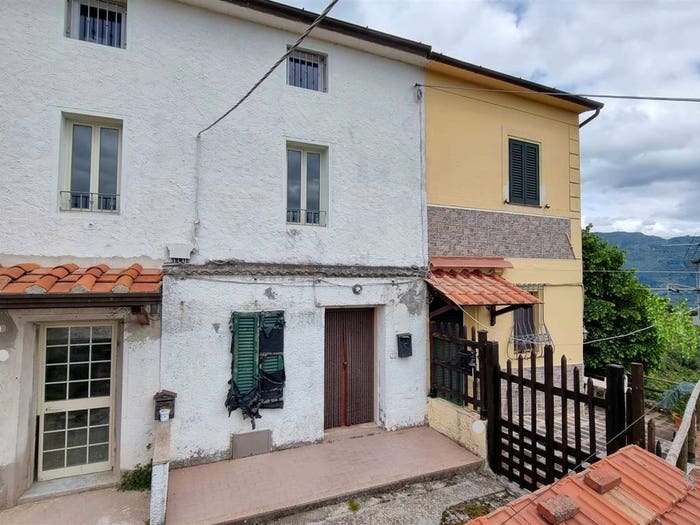 Casa con 5 locali in vendita in Camaiore Paese, Camaiore