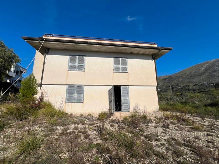 Casa con 6 locali in vendita in Contrada Santo Stefano, Itri