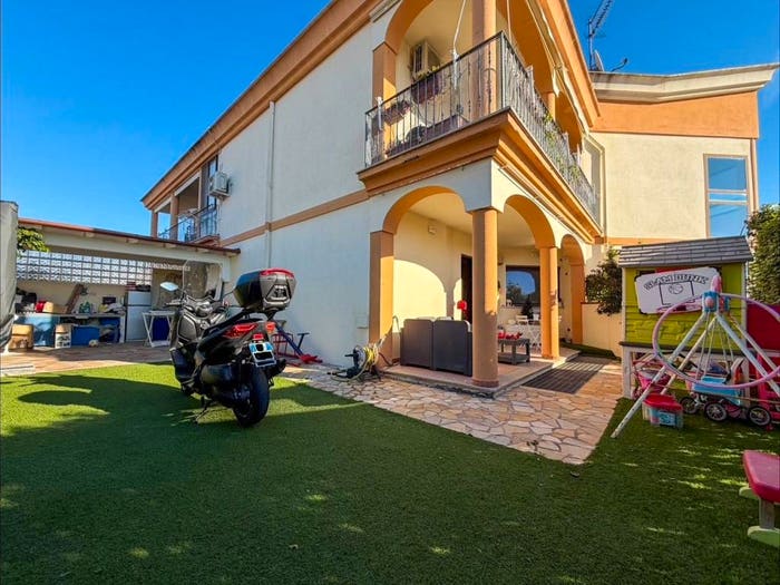 Appartamento con 5 locali in vendita in Via Parigi, Viale Aldo Moro Ospedale Vecchio, Olbia