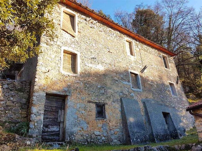Casa con 6 locali in vendita in Camaiore Paese, Camaiore