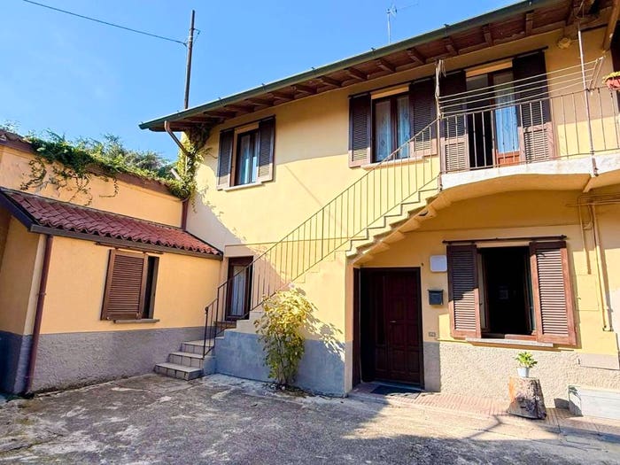 Appartamento trilocale in vendita in Via San Bernardo, Centro, Carate Brianza