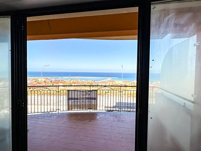 Appartamento quadrilocale in vendita in Contrada Minà, Centro, Sant'Agata di Militello