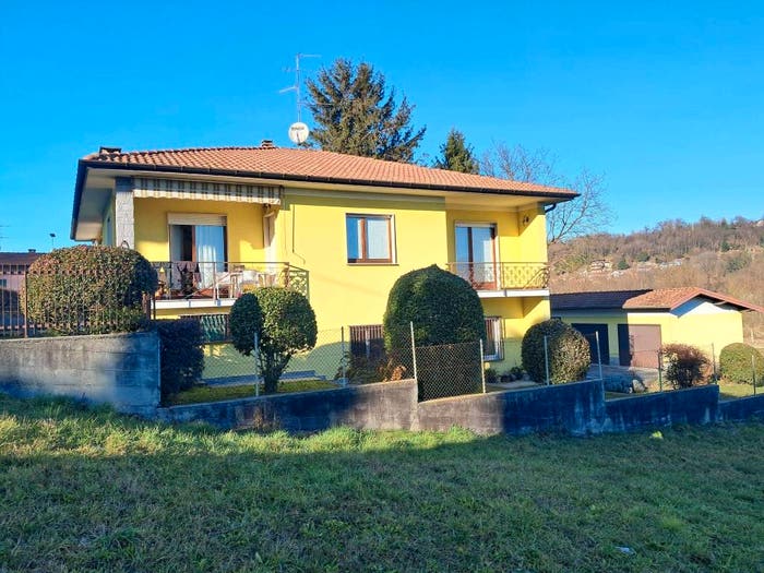 Casa con 5 locali in vendita in Via Giuseppe Mazzini, Centro, Brebbia
