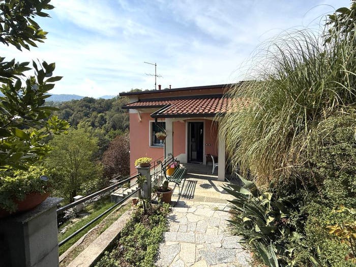 Casa con 6 locali in vendita in Strada Provinciale Bellagio, Centro, Asso