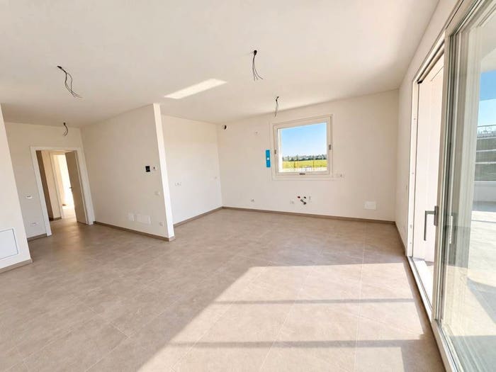 Appartamento trilocale in vendita in Via della Madonnina, Bernareggio
