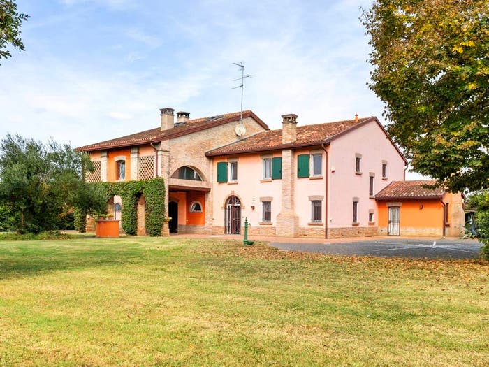 Casa con 6 locali in vendita in Via Mantellina, Argenta