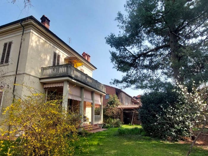 Casa con 6 locali in vendita in Via Cesare Battisti, Centro, Caluso