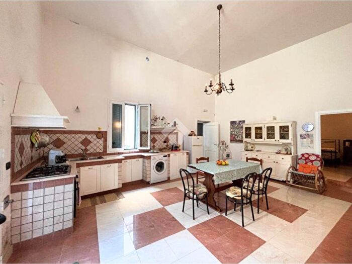 Appartamento quadrilocale in vendita in Via S Vito, Lequile