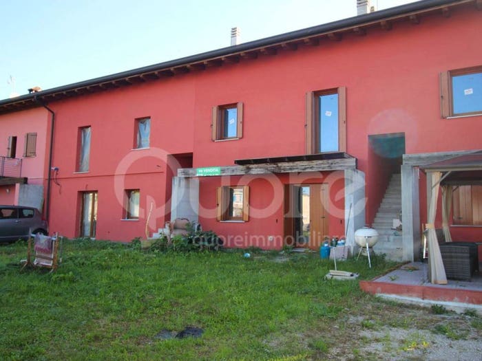 Appartamento quadrilocale in vendita in Via Patriarcato, Centro, Cassacco