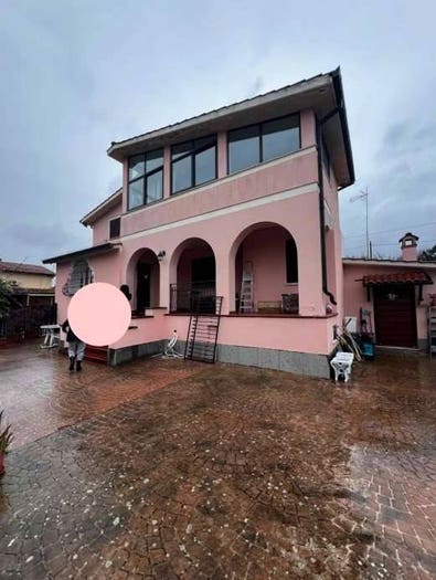 Casa quadrilocale in vendita in Via Leonardo Da Vinci A, Centro, Lariano