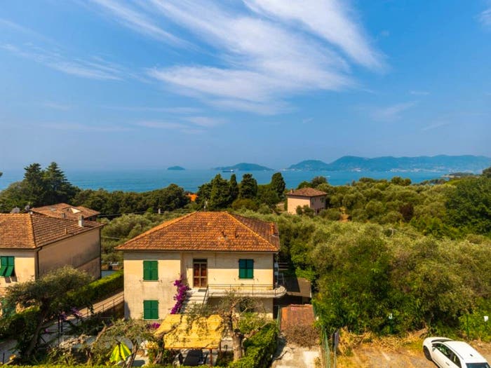 Casa con 6 locali in vendita in VIA FESCHERINO, La Serra Tellaro, Lerici