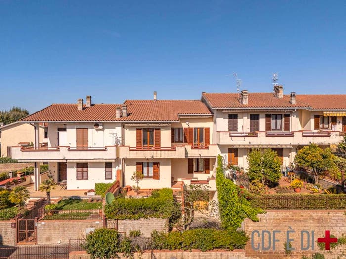 Casa quadrilocale in vendita in Via Enrico Berlinguer, Centro, Pitigliano