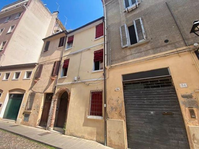 Casa con 6 locali in vendita in Via Antonio Frizzi, Centro Storico, Ferrara