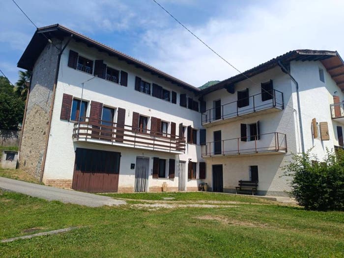 Casa con 6 locali in vendita in via Morzanch, Santa Giustina