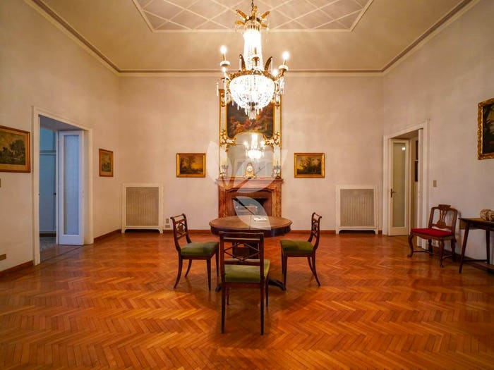 Appartamento con 5 locali in vendita in Borgo Marzo, Centro Storico, Parma