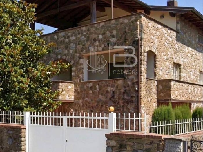 Casa con 6 locali in vendita in Via Ferdinando Magellano, Margine Coperta Traversagna, Massa e Cozzile