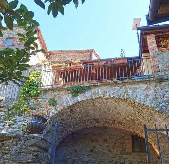 Casa con 6 locali in vendita in Comano