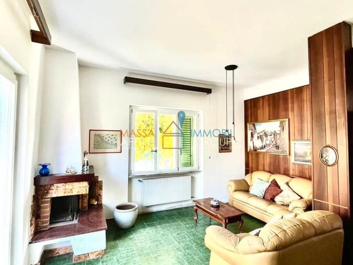 Casa con 6 locali in vendita in Via Bassagrande, Marina di Carrara, Carrara