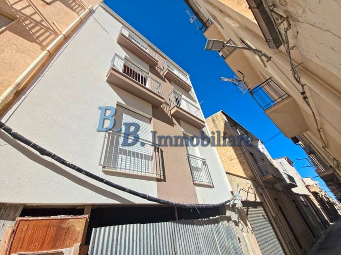 Appartamento trilocale in vendita in Via Andrea Cordone, Centro, Alcamo