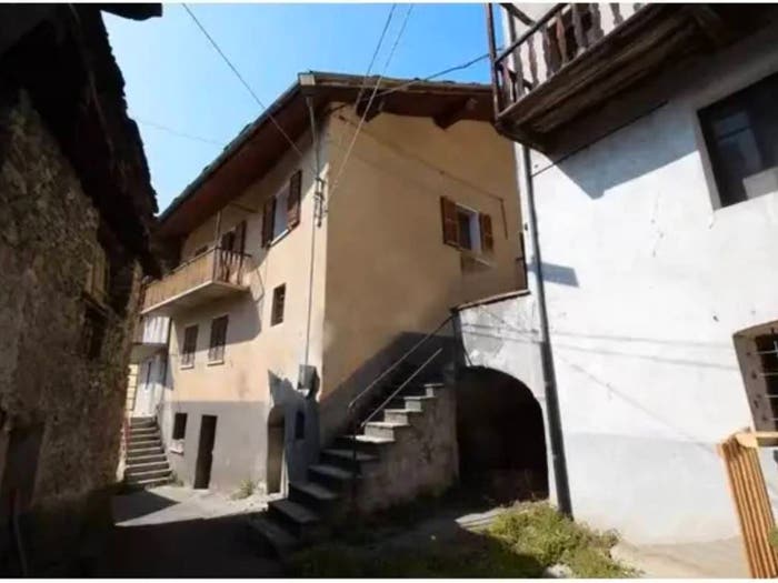 Casa con 6 locali in vendita in Frazione Vignola, Berriaz, Montjovet