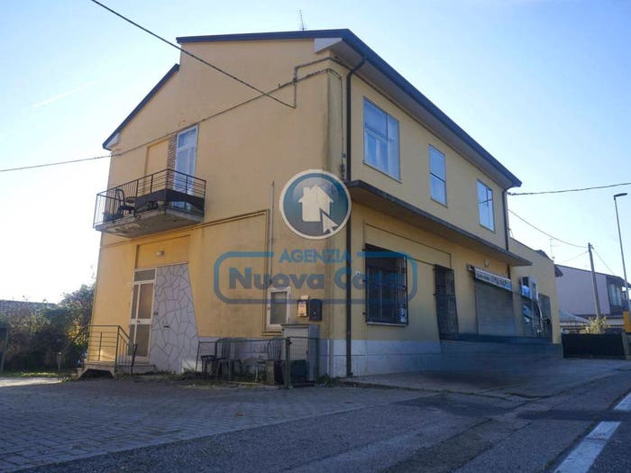 Appartamento trilocale in vendita in Via Piangipane, Ammonite, Ravenna