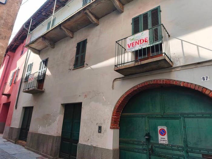 Casa con 6 locali in vendita in Via Carle Costanzo, Centro, Barge