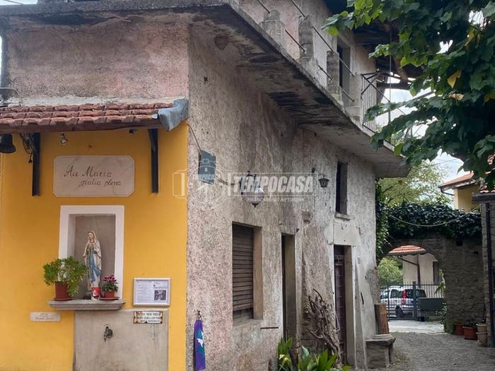 Casa bilocale in vendita in Via Cairoli, Centro, Nebbiuno