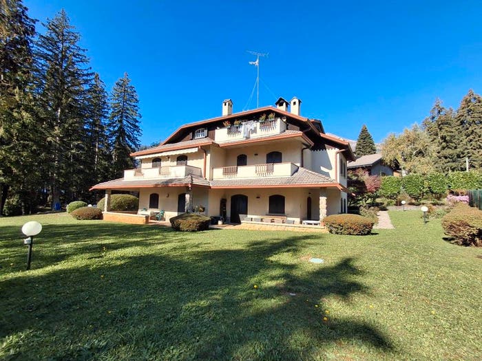 Casa trilocale in vendita in Via Airone, Centro, Castione della Presolana