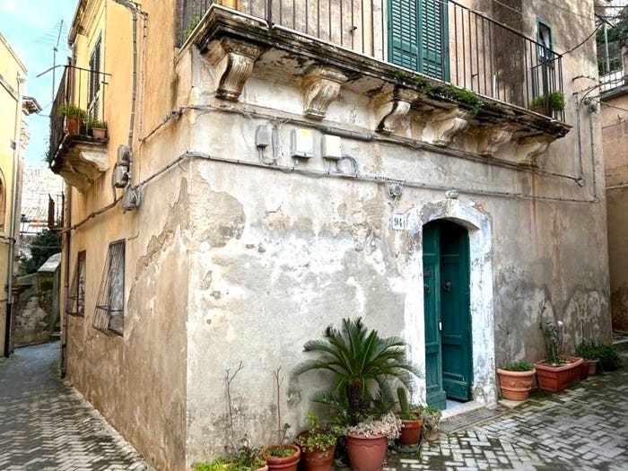Casa con 5 locali in vendita in Via Alessandro Grana Scolari, Modica Alta, Modica