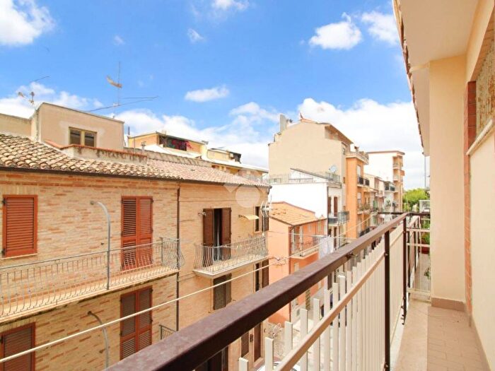 Appartamento trilocale in vendita in Via G Galliano, Porto San Giorgio