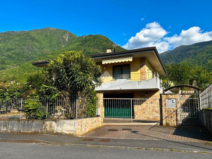 Casa trilocale in vendita in Via SDefendente, Darfo Boario Terme