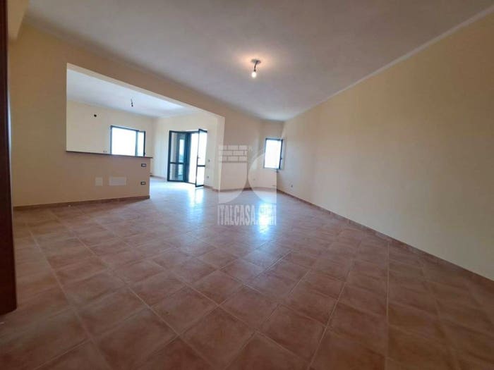 Appartamento quadrilocale in vendita in via degli arbusti, Zona Capo Rizzuto Apriglianello Papanice, Crotone