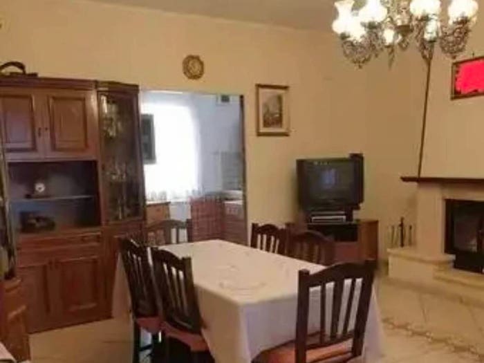 Casa con 5 locali in vendita in Via Giacomo Matteotti, Centro, Scandale