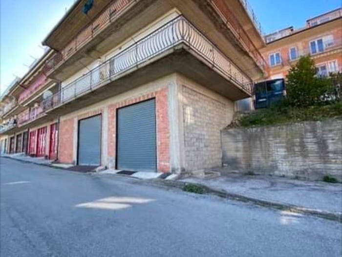 Casa con 6 locali in vendita in Via Cesare, Troina
