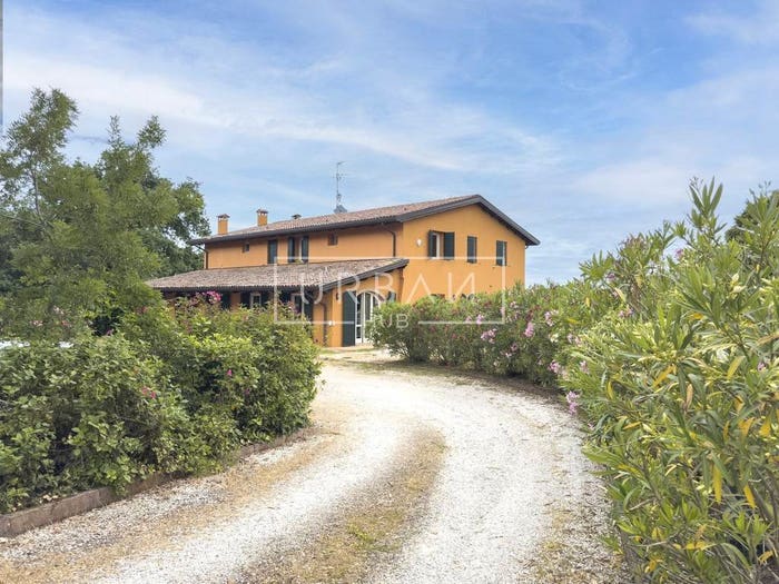 Casa con 6 locali in vendita in Via Cavaliera, Grisignano, Forlì