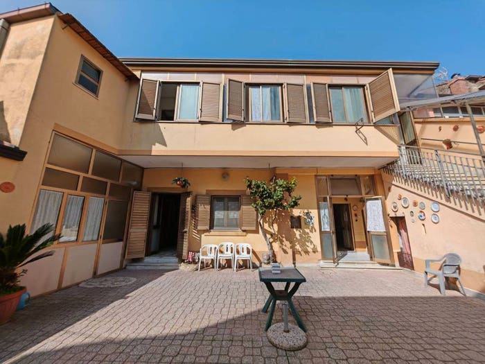 Casa trilocale in vendita in Via Nino Bixio, Casertavecchia Casola, Caserta