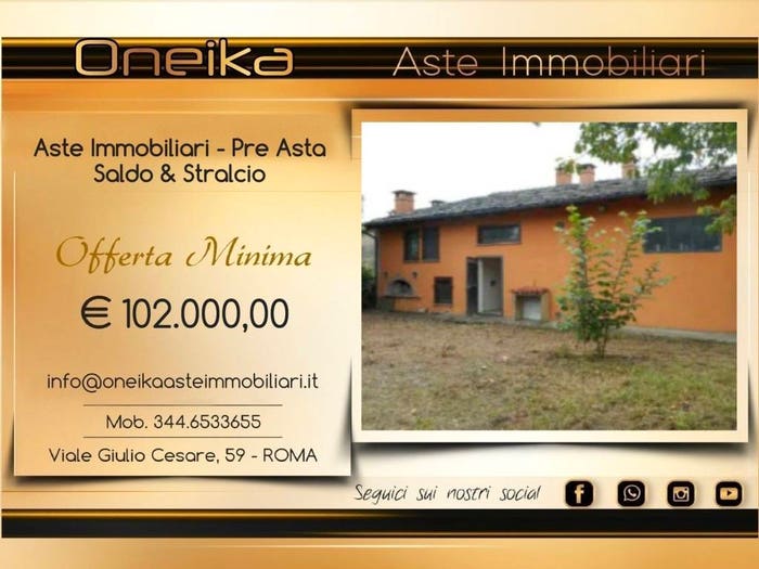 Casa con 6 locali in vendita in Via Sant'Anna, Cavour