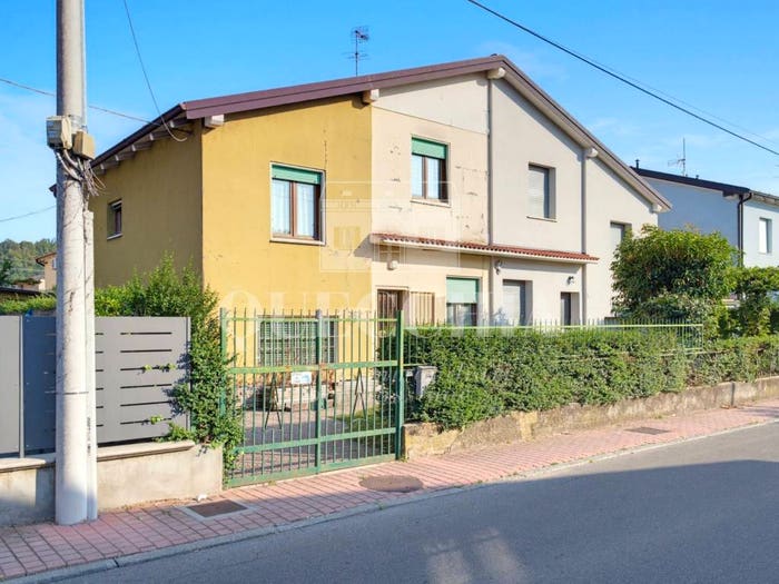 Casa quadrilocale in vendita in Villaggio Prealpino Traversa, Villaggio Prealpino, Brescia