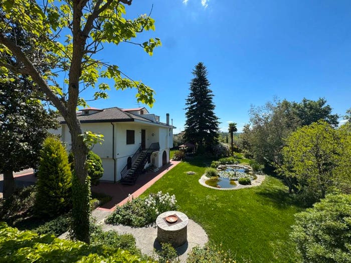 Casa con 6 locali in vendita in Via Guido Rossa, Centro, Filetto