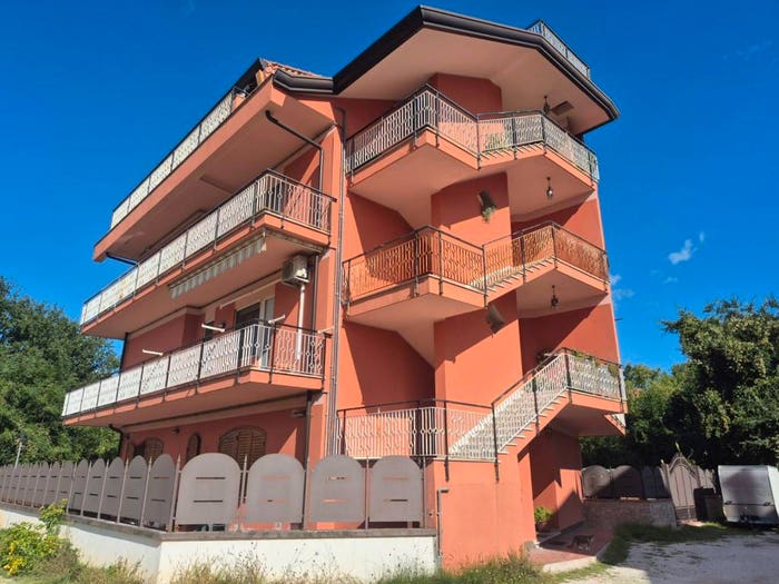 Appartamento con 5 locali in vendita in Via Madonna della Neve, Madonna Della Neve, Frosinone