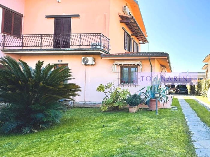 Casa con 6 locali in vendita in Via Amerigo Profili, Centro, Monsummano Terme