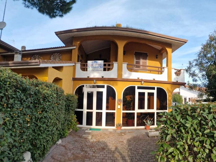 Casa quadrilocale in vendita in Viale Egitto, Lido delle Nazioni, Comacchio