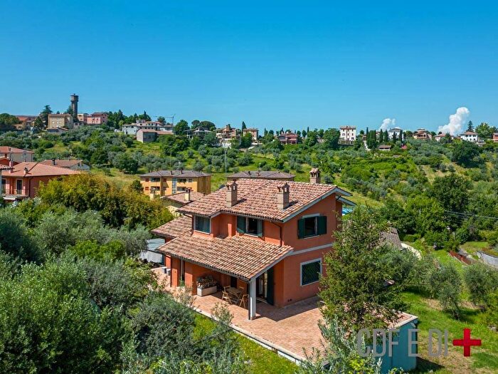 Casa con 7 locali in vendita in Via San Biagio, Cantalupo In Sabina