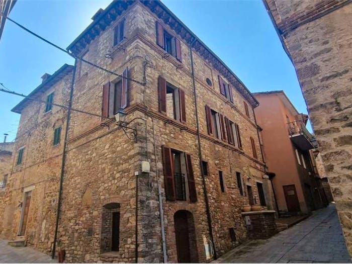 Appartamento con 6 locali in vendita in CENTRO STORICO, Centro, Marsciano