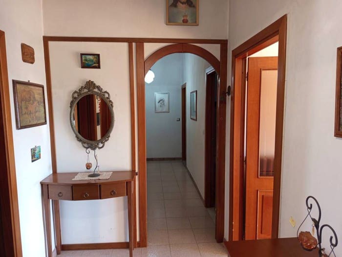 Appartamento con 5 locali in vendita in Viale Giacomo Matteoti, Locri