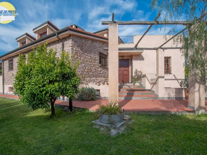 Casa con 6 locali in vendita in via Pozzo, Centro, Boissano
