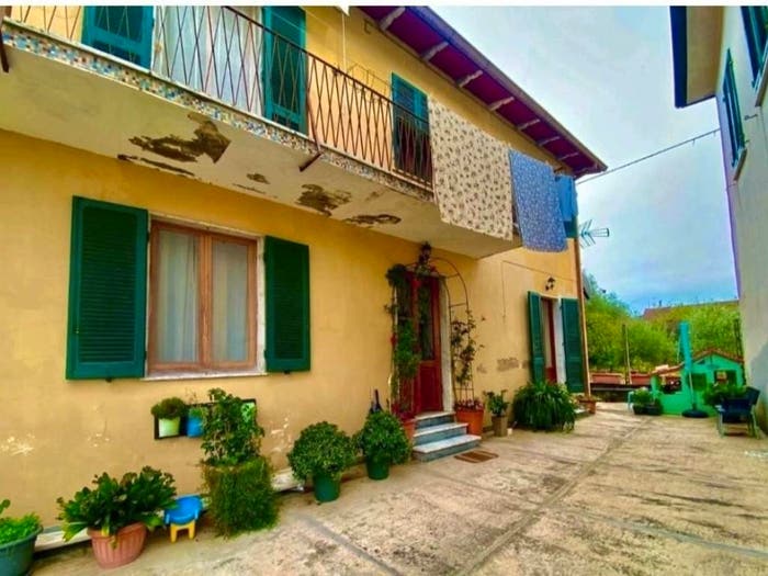 Casa con 5 locali in vendita in Via Aurelia Sud, Turano, Massa