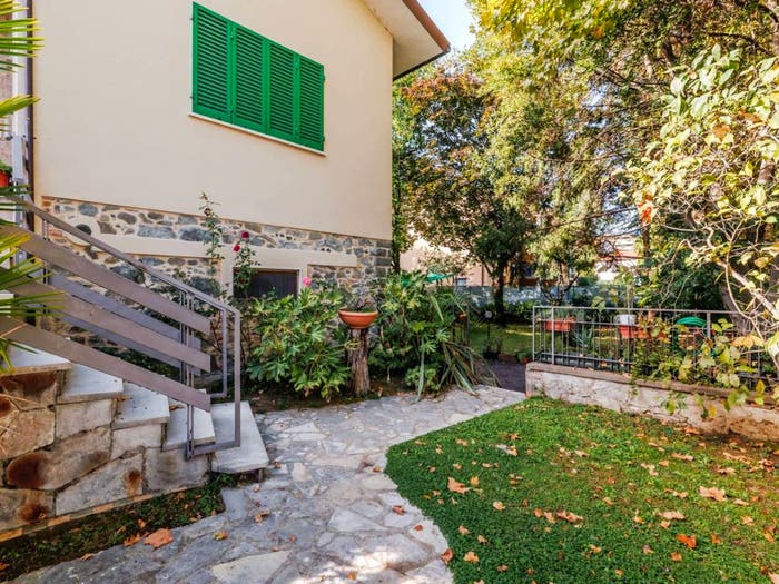 Appartamento con 5 locali in vendita in Viale Giuseppe Garibaldi, Centro, Pescia